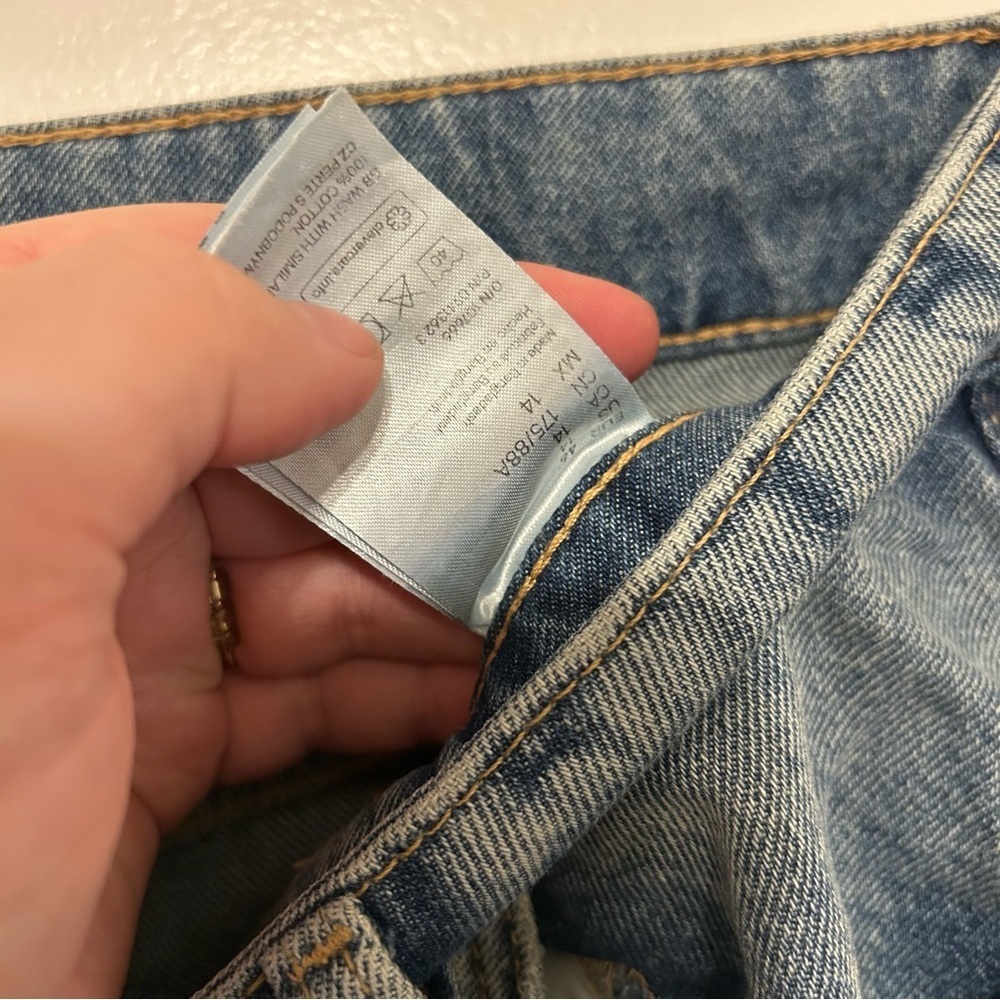 H&M • Classic straight jeans - Picture 5 of 7